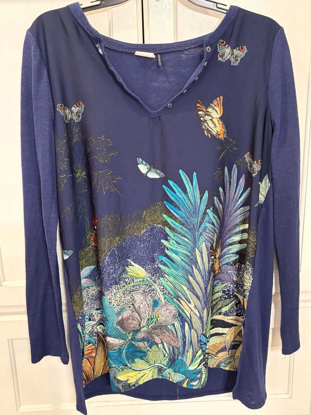 Akemi & Kin Anthropologie Butterfly Floral Tunic Blouse Navy Size S